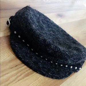 Black knit paperboy hat